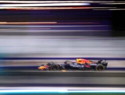 Red Bull Belum Maksimal, Verstappen Ungkap Masalah RB21 Meski Tembus Tiga Besar di FP2 Saudi GP