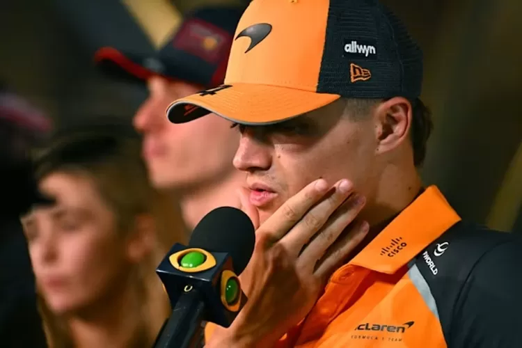 crash-kualifikasi-yang-mengejutkan,-lando-norris-akui-kesalahan-fatal-di-gp-arab-saudi-2025