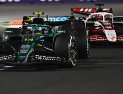 Haas Gagal Raih Poin di Jeddah, Strategi Berani Ocon Tak Berbuah Manis