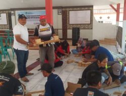Peserta Antusias Praktek Buat Alat Pasah di Hari Kedua Pelatihan IKM Kerajinan Kayu di Sidodadi