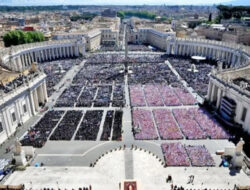 Paus Fransiskus Dimakamkan, Trump Ketiban Cercaan Karena Ini. – TIMES Banyuwangi