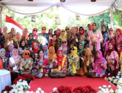 Peringati Kartini, KKI Banyuwangi Gelar Lomba Busana Kartini dan Engklek