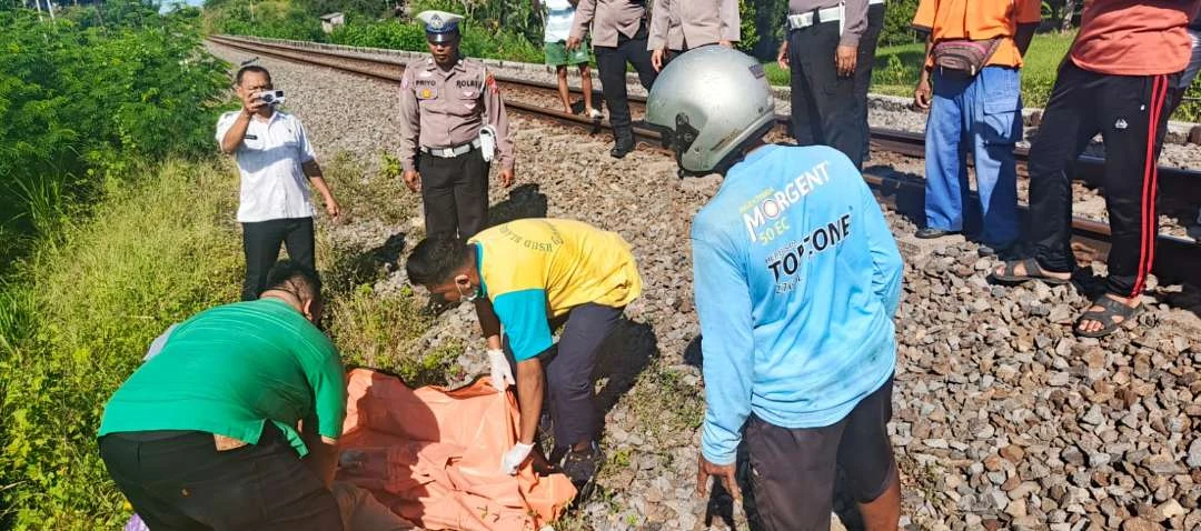 warga-giri-banyuwangi-tewas-tertabrak-ka-sritanjung-di-dekat-perlintasan-jpl-16