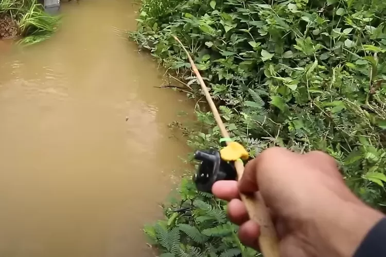 kreatif-dan-hemat,-ini-cara-membuat-alat-pancing-dari-bahan-sekitar-kita