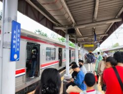 KAI Commuter Operasikan 1.063 Perjalanan Commuter Line Saat Hari Buruh 1 Mei 2025