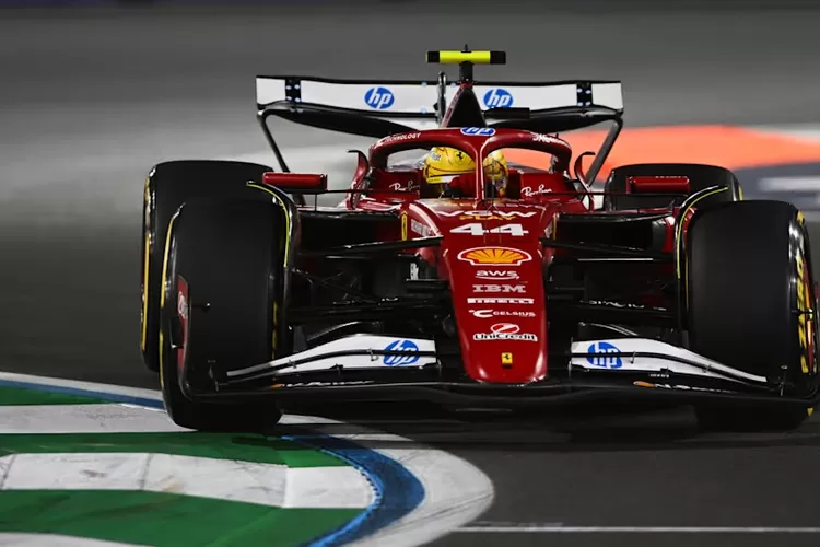 lewis-hamilton-fokus-adaptasi-dengan-ferrari-jelang-grand-prix-f1-miami-2025