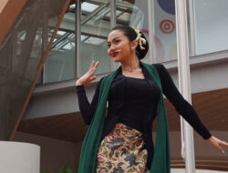 Wow, Ariel Tatum Jaipongan di Osaka Jepang – TIMES Banyuwangi