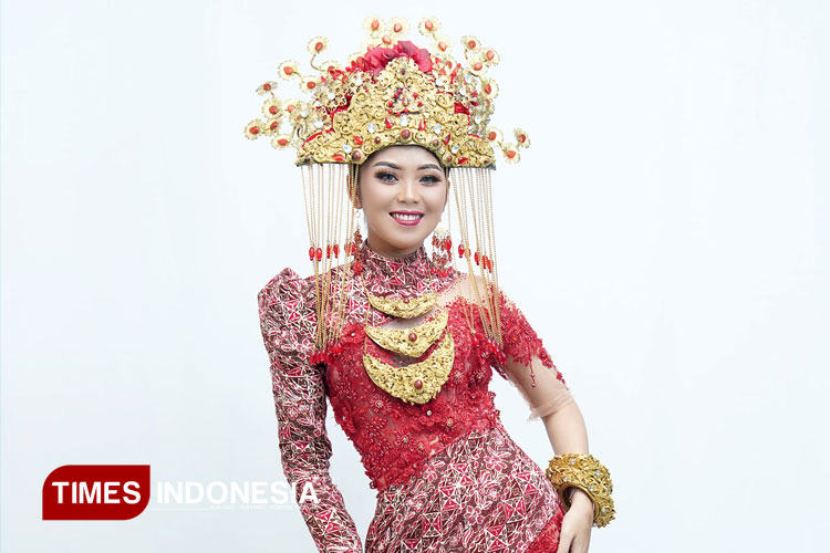 oktia-wulandari,-dari-panggung-catwalk-hingga-dunia-perbankan-–-times-banyuwangi
