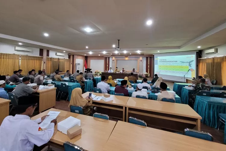 cjh-banyuwangi-berangkat-ke-asrama-haji-surabaya-13-mei,-setiap-kloter-disiapkan-9-bus