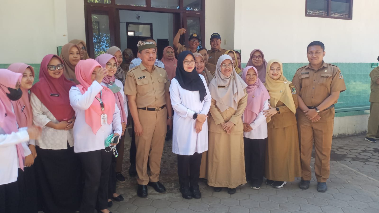 bupati-ipuk-tinjau-puskesmas-bajulmati,