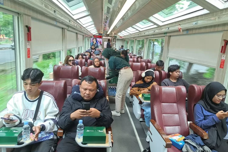 kai-bikin-liburan-makin-seru,-kereta-panoramic-jadi-tren-baru-wisatawan