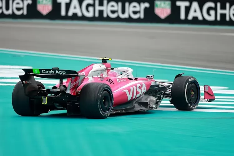 liam-lawson-gagal-finish-di-miami,-apa-yang-sebenarnya-terjadi-di-tikungan-pertama?