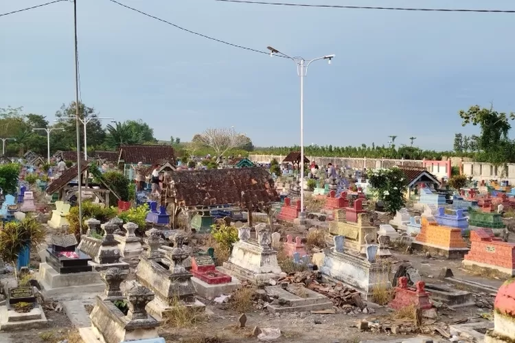 bukan-takut-hantu,-ini-amalan-yang-dianjurkan-saat-malam-jumat-legi-tiba