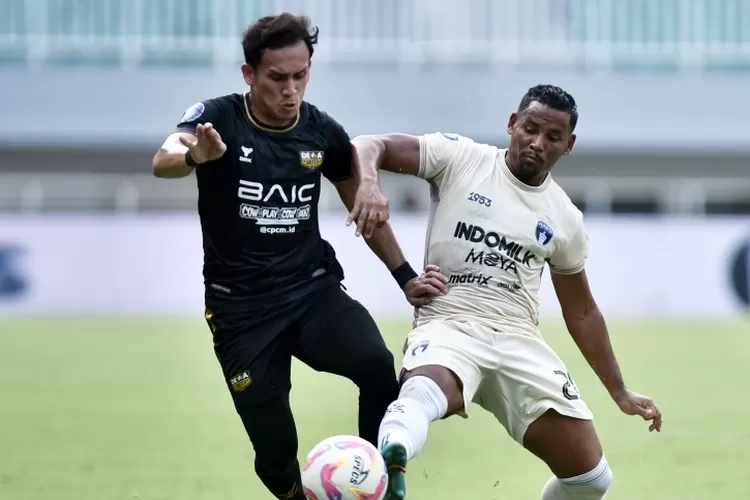 cukur-persita-tangerang,-dewa-united-nangkring-di-posisi-kedua-klasemen-liga-1-2024/2025