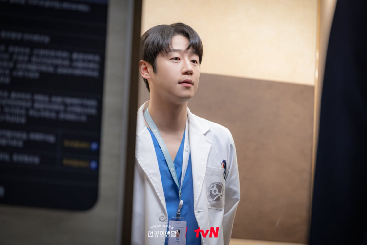 bintangi-resident-playbook,-nama-jung-joon-won,-langsung-melejit-–-times-banyuwangi