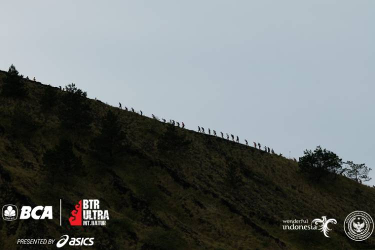 7-jam-di-btr-ultra-2025,-taklukkan-medan-ekstrem-gunung-batur-–-times-banyuwangi