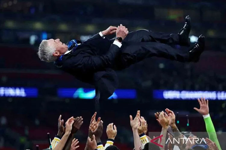 ancelotti-pamit-dari-real-madrid:-saya-akan-membawa-kenangan-indah-ini-ke-brasil-–-times-banyuwangi