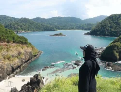 Pesona Pulau Bedil Banyuwangi, Indahnya Gugusan Pulau Dan Jernihnya Air Laut