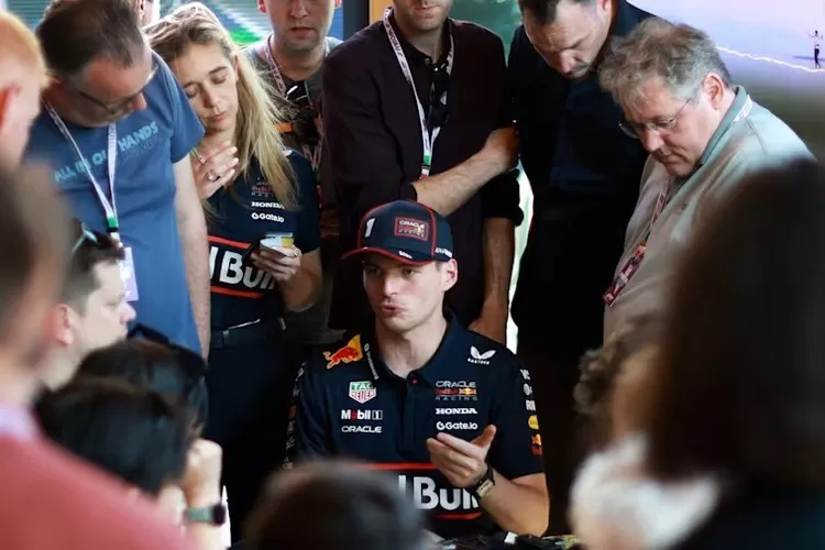 verstappen-diam-diam-cetak-rekor-baru-di-sirkuit-paling-mengerikan-dunia