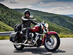 6 Langkah Cerdas Atasi Risiko saat Perjalanan Jauh Naik Motor