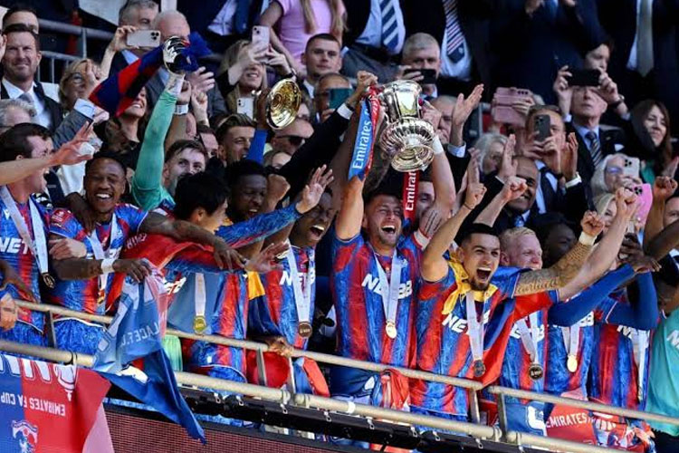 piala-fa:-crystal-palace-taklukkan-city,-raih-trofi-perdana-sepanjang-sejarah-–-times-banyuwangi