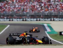 Verstappen Salip Piastri dengan Brutal di F1 Imola, Red Bull Menang di GP ke-400