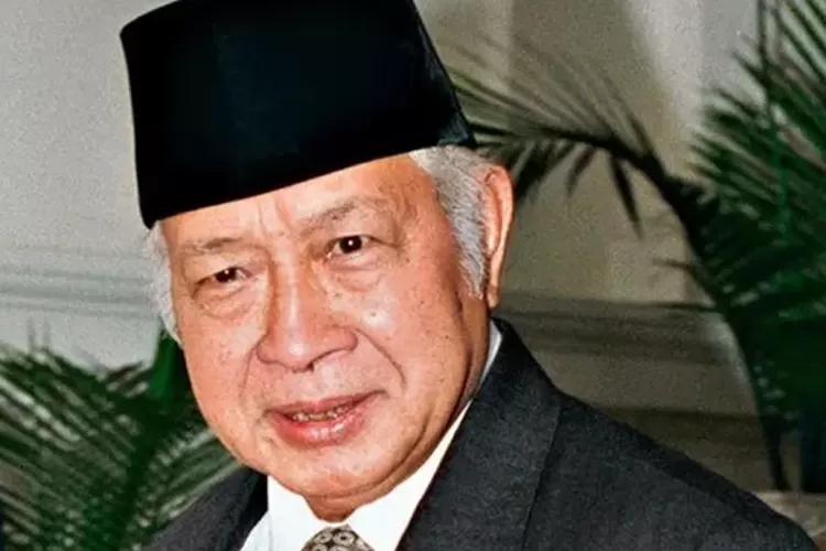 sekilas-soeharto,-presiden-ri-yang-tumbang-27-tahun-lalu-di-tanggal-21-mei