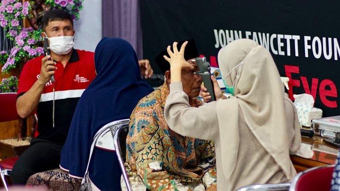 operasi-katarak-gratis-banyuwangi-kembali-digelar,-300-warga-rasakan-manfaat-–-tribunjatim.com