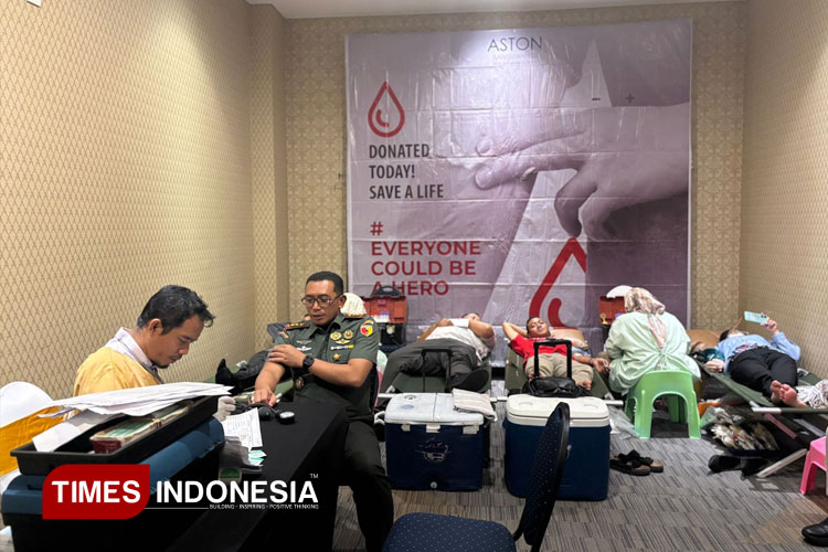 dandim-0825-banyuwangi-puji-aksi-donor-darah-hut-ke-7-aston-banyuwangi-–-times-banyuwangi