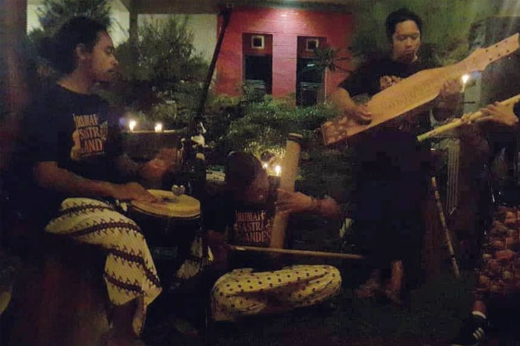 rumah-sastra-gandes,-komunitas-seni-di-probolinggo-yang-terus-hidup-–-times-banyuwangi