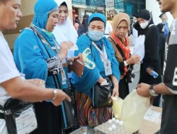 Serasa di Rumah! CJH Banyuwangi Nikmati Jajanan Khas Indonesia di Sekitar Masjidilharam