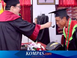 Cerita Suriyono, Gigih Raih Mimpi Jadi Sarjana di Usia 60 Tahun