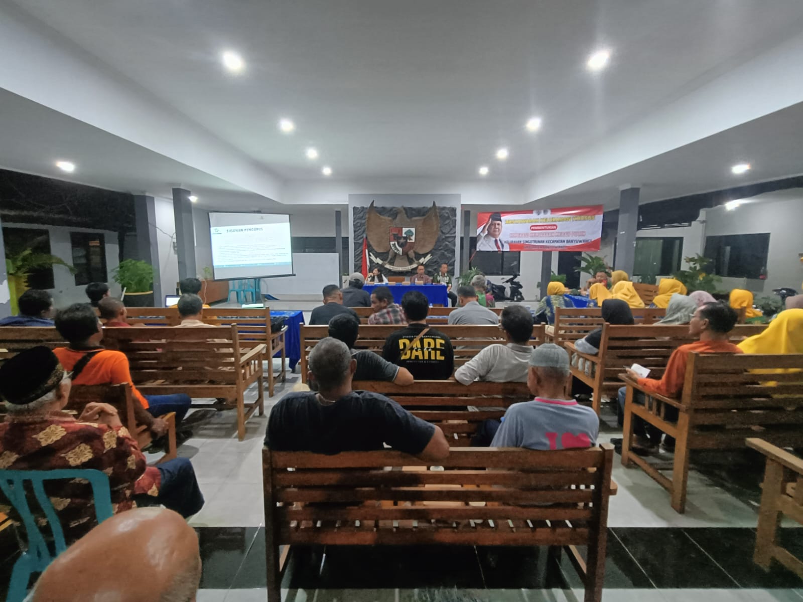 musyawarah-khusus-kelurahan-singotrunan:-warga-sepakat-bentuk-koperasi-merah-putih