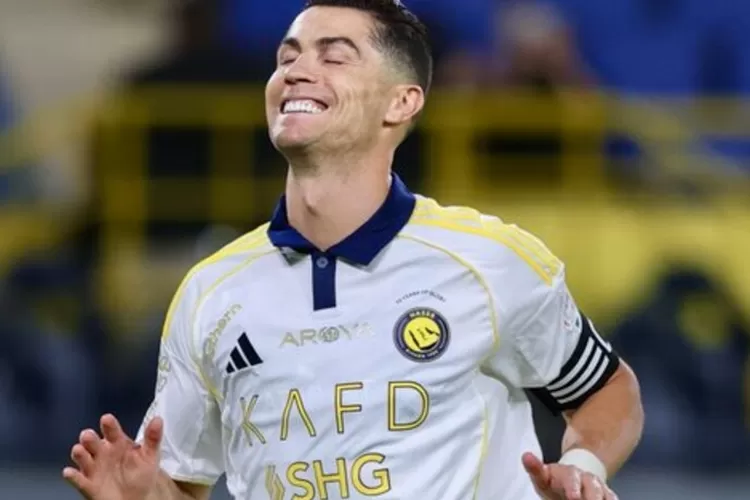 top-skor-saudi-pro-league-beruntun,-cristiano-ronaldo-kembali-raih-sepatu-emas