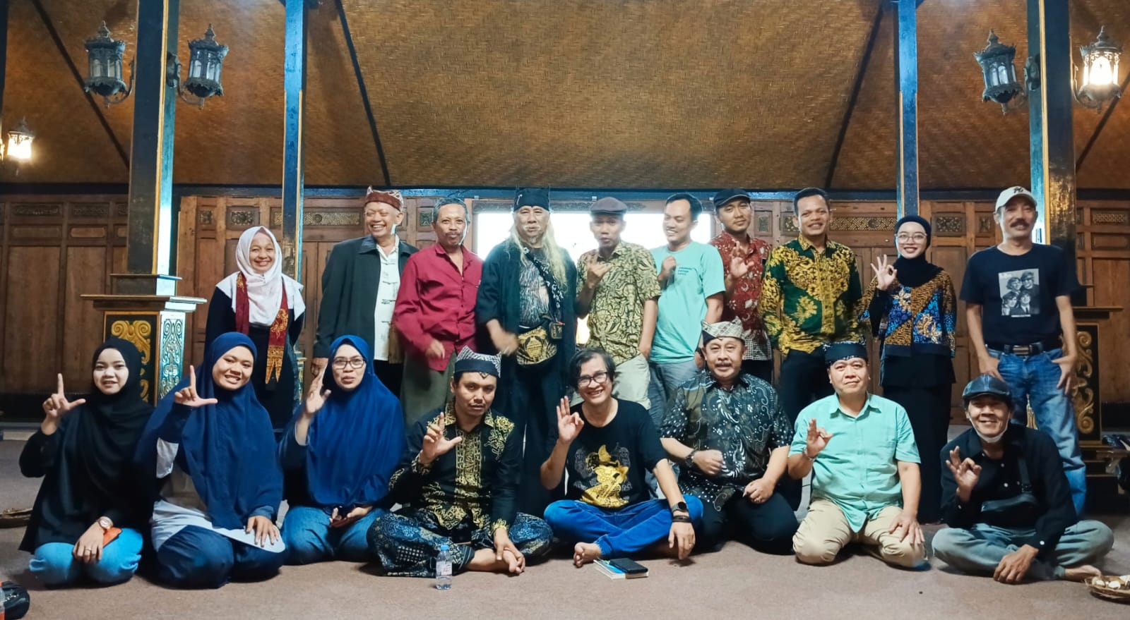 sastra-dan-realitas:-tengsoe-tjahjono-goyang-kesadaran-sastra-banyuwangi