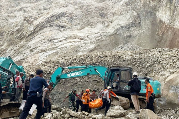 longsor-gunung-kuda-cirebon:-10-korban-tewas-berhasil-dievakuasi-–-times-banyuwangi