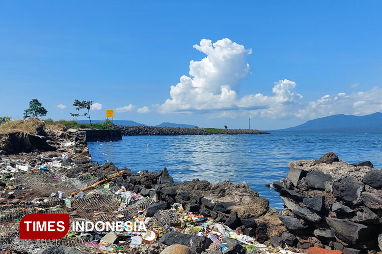 plengsengan-pantai-ancol-banyuwangi-jebol-diterjang-abrasi-–-times-banyuwangi