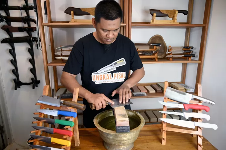 cuma-belajar-dari-youtube,-pria-banyuwangi-ini-raup-cuan-jutaan-jelang-idul-adha