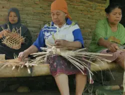 Penggunaan Kantong Plastik Ditekan, Kerajinan Wadah Berbahan Bambu di Banyuwangi Menggeliat