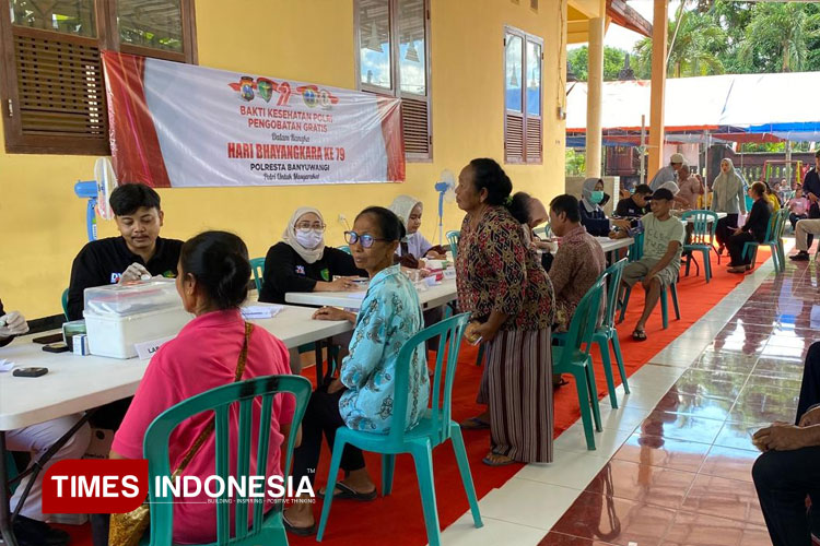 bersama-polresta-banyuwangi,-masyarakat-bisa-berobat-tanpa-biaya-–-times-banyuwangi