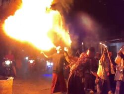 Sambut Hari Raya Idul Adha Warga Gembolo Kecamatan Gambiran Gelar Pawai Obor