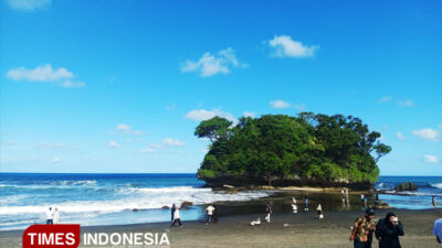 banyak-spot-foto,-daya-tarik-pantai-madasari-pangandaran-yang-memikat-wisatawan-–-times-banyuwangi
