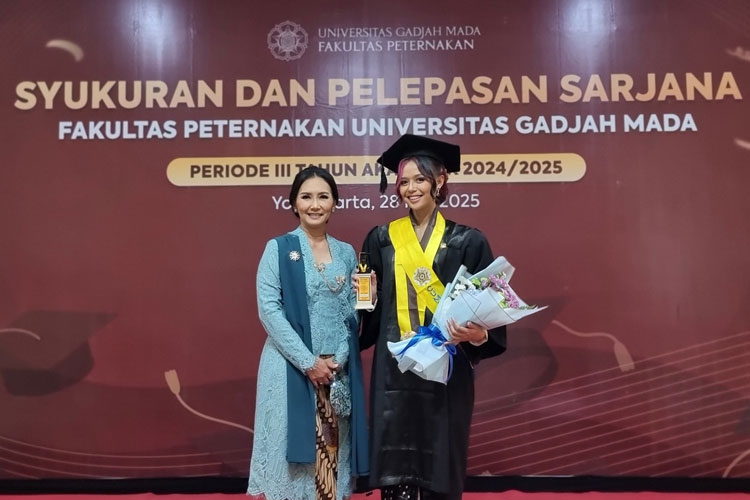 lulusan-tercepat-iup-fapet-ugm,-bidadari-kalila-artadhya-angkat-isu-kesejahteraan-hewan-–-times-banyuwangi