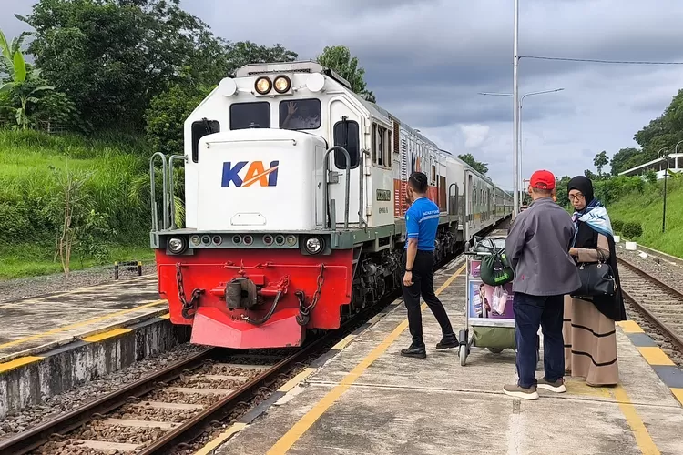 formasi-rangkaian-ka-ijen-ekspres-dan-ka-blambangan-ekspres-berubah-mulai-besok,-perjalanan-kereta-api-ke-banyuwangi-makin-nyaman