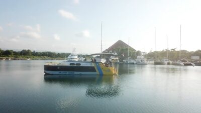 hanya-dengan-rp-79-ribu,-nikmati-keindahan-pantai-banyuwangi-dengan-kapal-listrik-mewah