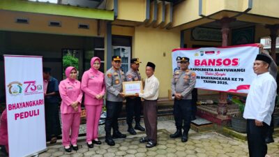 polresta-banyuwangi-tebar-kepedulian-di-panti-jompo-dan-panti-asuhan-jelang-hari-bhayangkara-ke-79