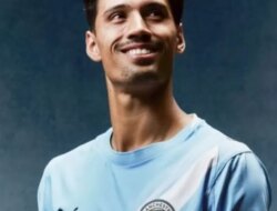 Pep Guardiola Full Senyum, Tijjani Reijnders Resmi Berlabuh ke Manchester City