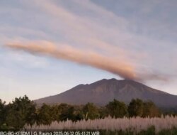 Gunung Raung Erupsi Terus Menerus Hari Ini, Apakah Akan Naik ke Level III?