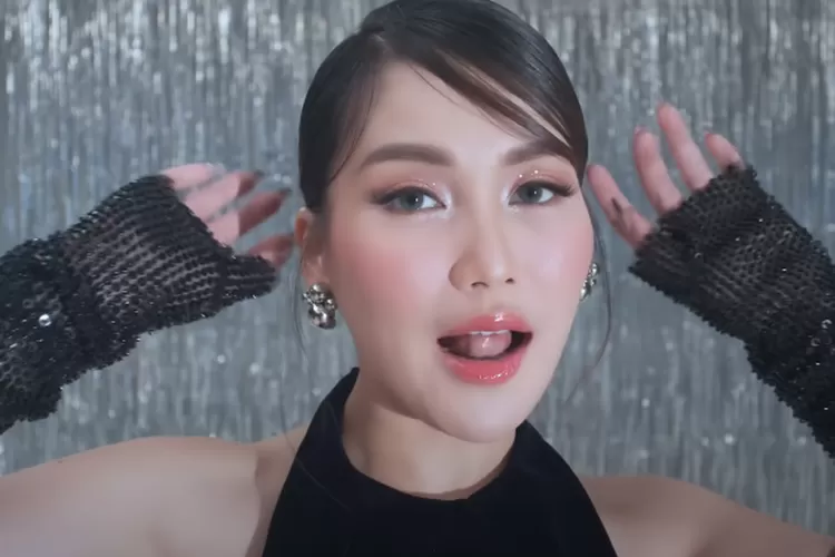 cinta-baru-ayu-ting-ting-terungkap,-bilqis-jadi-penentu-restu