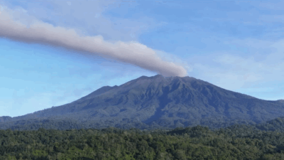 aktivitas-gunung-raung-meningkat,-masyarakat-diminta-waspada-dan-tidak-mendekati-kawasan-rawan